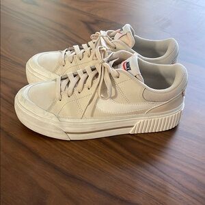Nike Court Legacy Womens sneakers